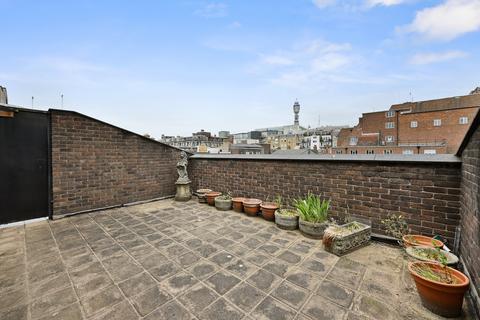 4 bedroom flat for sale, Harley Street, Marylebone Village, London W1
