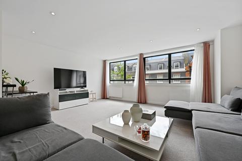4 bedroom flat for sale, Harley Street, Marylebone Village, London W1