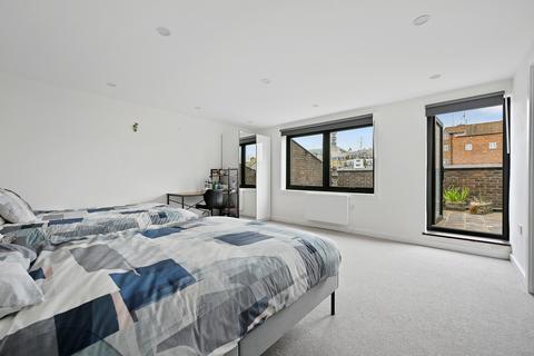 4 bedroom flat for sale, Harley Street, Marylebone Village, London W1