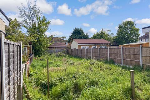 3 bedroom semi-detached house for sale, Horns Road, Ilford, Essex