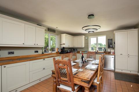 4 bedroom detached bungalow for sale - Worminghall Road,, Waterperry, Oxford, Oxford, Oxfordshire