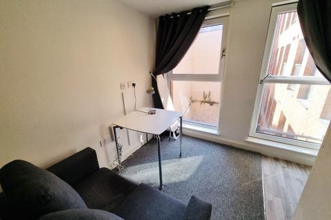1 bedroom apartment to rent, Studio Apartment in Wolstenholme Sq