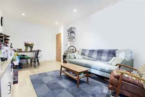1 bedroom flat to rent, Antonine Heights, City Walk, London