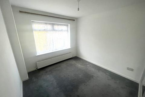 1 bedroom flat to rent, Beverley Road, Highams Park, E4