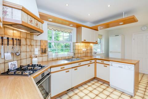 7 Deep Acres, Amersham, HP6 5NX