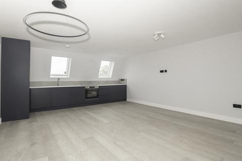 1 bedroom flat for sale, High Street, Cobham, Surrey