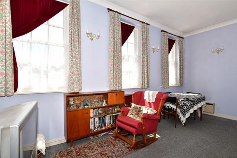 2 bedroom flat for sale, West Street, Gravesend, Kent