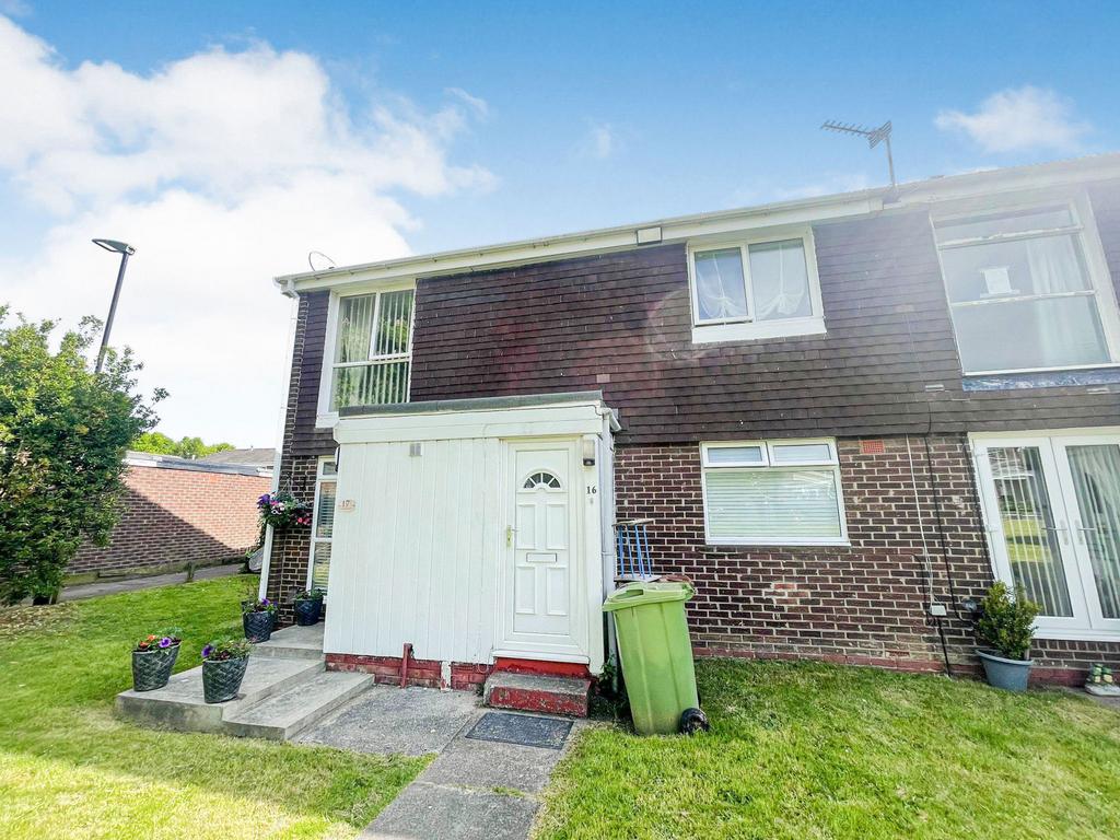 Manston Close, Moorside, Sunderland, Tyne and Wear, SR3 2RR 2 bed flat