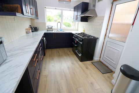 9 Fleetway, Egham, TW20 8UA
