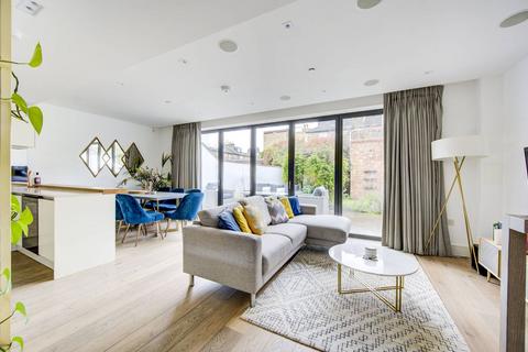 3 bedroom terraced house for sale, Rainsborough Square, Fulham, London, SW6