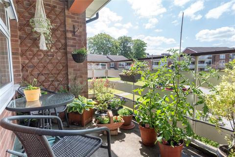 30 Fernside Gardens, Moseley, Birmingham, B13 9JD