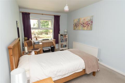30 Fernside Gardens, Moseley, Birmingham, B13 9JD