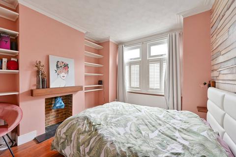 62 Abbey Road, London, SW19 2NA