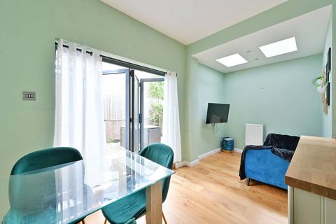2 bedroom flat for sale, Abbey Road, South Wimbledon, London, SW19