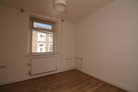 3 bedroom terraced house to rent, Penrhys Road, Tylorstown CF43 3BB