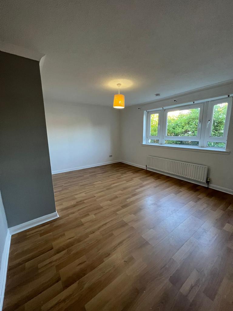 Fife Drive, Motherwell 2 bed flat £550 pcm (£127 pw)