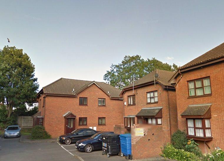 Hamilton Way, Palmers Green 1 bed terraced house to rent £1,470 pcm