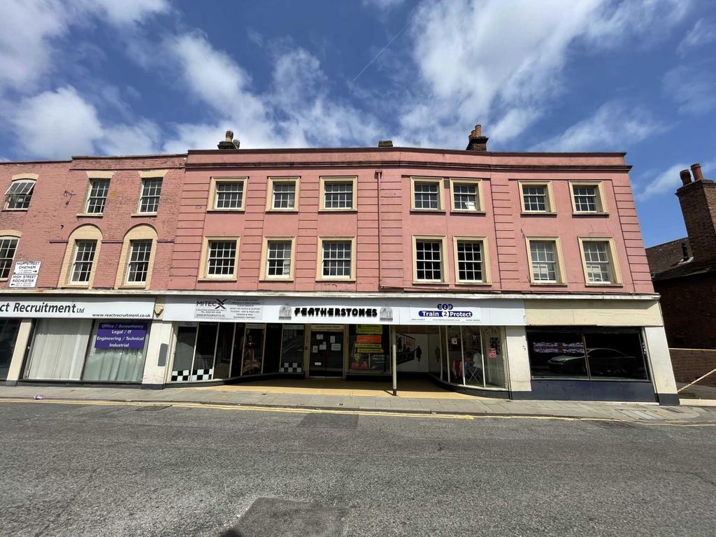 Featherstone House, High Street, Rochester Property £500 pcm (£115 pw)