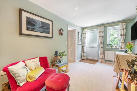 1 bedroom flat for sale, Kings Road, Haslemere, Surrey, GU27