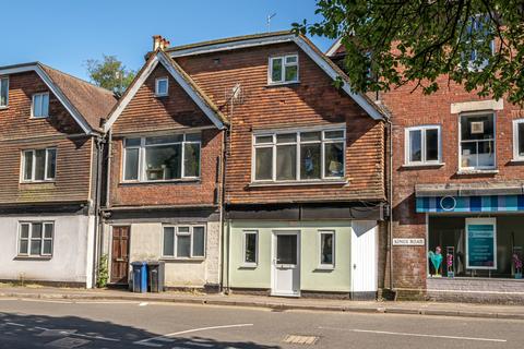 1 bedroom flat for sale, Kings Road, Haslemere, Surrey, GU27