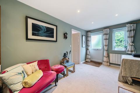 1 bedroom flat for sale, Kings Road, Haslemere, Surrey, GU27