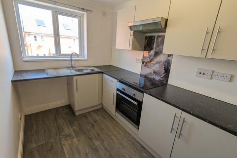 1 bedroom flat to rent, Drakes Court, East Street, Grantham, NG31