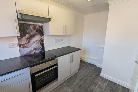 1 bedroom flat to rent, Drakes Court, East Street, Grantham, NG31