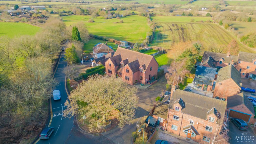 Pinfold Lane, Aldridge, Walsall, West Midlands, WS9 6 bed detached