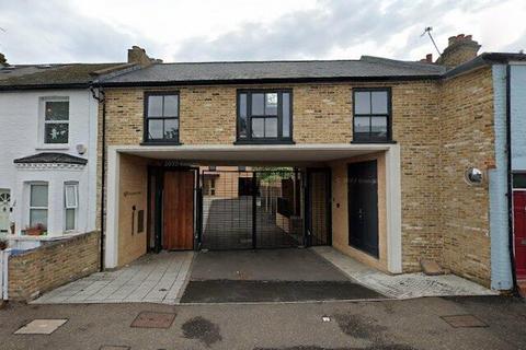 Office to rent - Modern Office To Buy Or Rent In TW9, 121 Sandycombe Road, Richmond, London, TW9 2AD