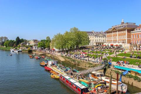 Office to rent - Modern Office To Buy Or Rent In TW9, 121 Sandycombe Road, Richmond, London, TW9 2AD