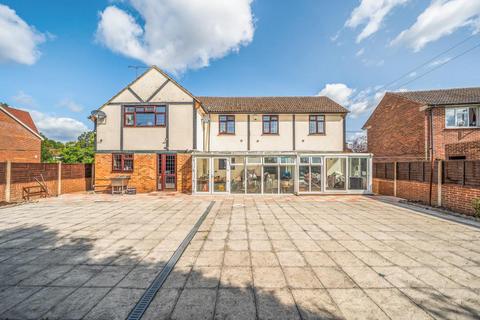 5 bedroom detached house to rent, Slough,  Berkshire,  SL3