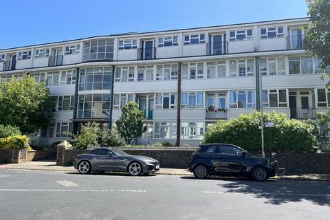 2 bedroom flat to rent, Buckingham Place, Brighton BN1