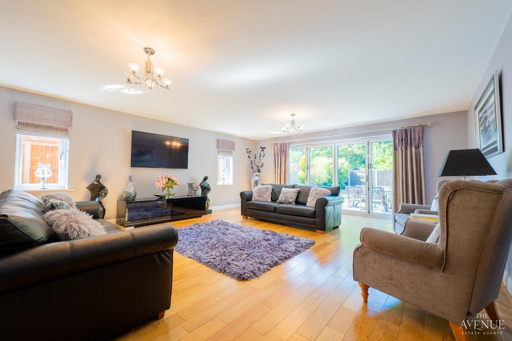 Woodfield Close, Walsall, West Midlands, WS5 4 bed detached house £