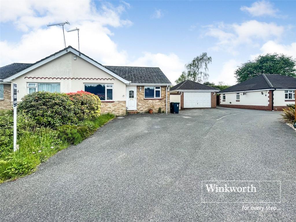 Ferndown, Ferndown BH22 2 bed bungalow for sale £375,000
