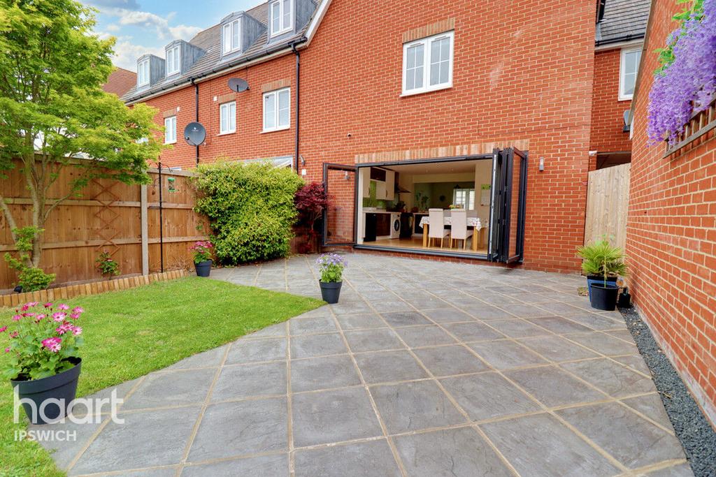 Meadow Crescent, Ipswich 4 bed townhouse for sale £375,000