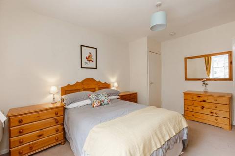 1 bedroom flat to rent, Rose Street South Lane, New Town, Edinburgh, EH2