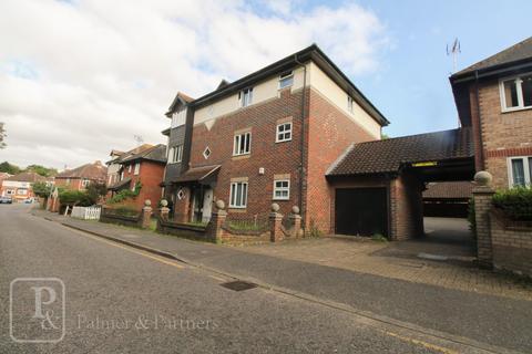 1 bedroom apartment to rent, Nicholsons Grove, Colchester, Essex, CO1