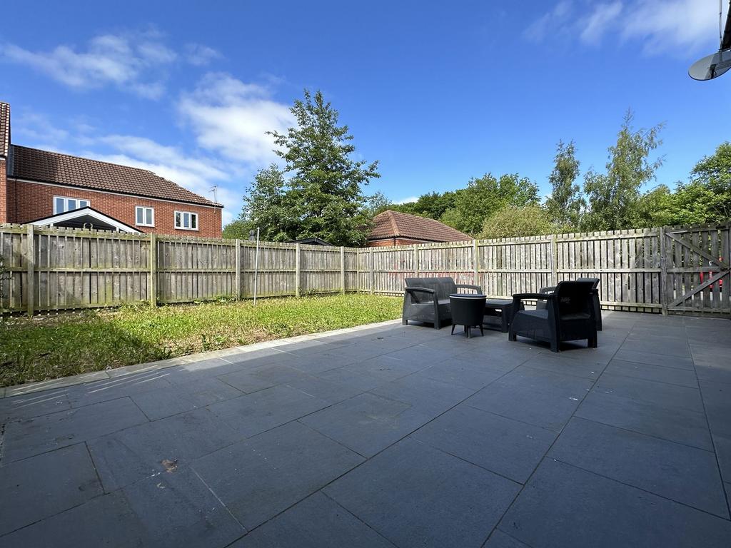 Cressida Gardens, Hebburn, Tyne and Wear, NE31 1FJ 2 bed ground floor