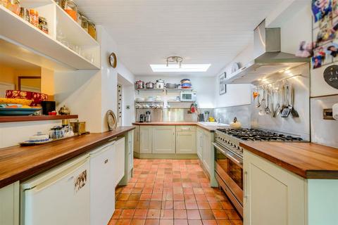 4 bedroom house for sale, Chichester PO19