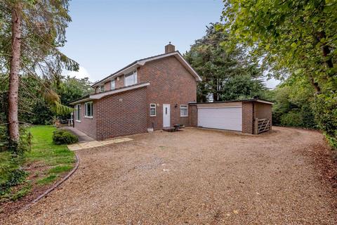4 bedroom detached house for sale, Chichester PO19