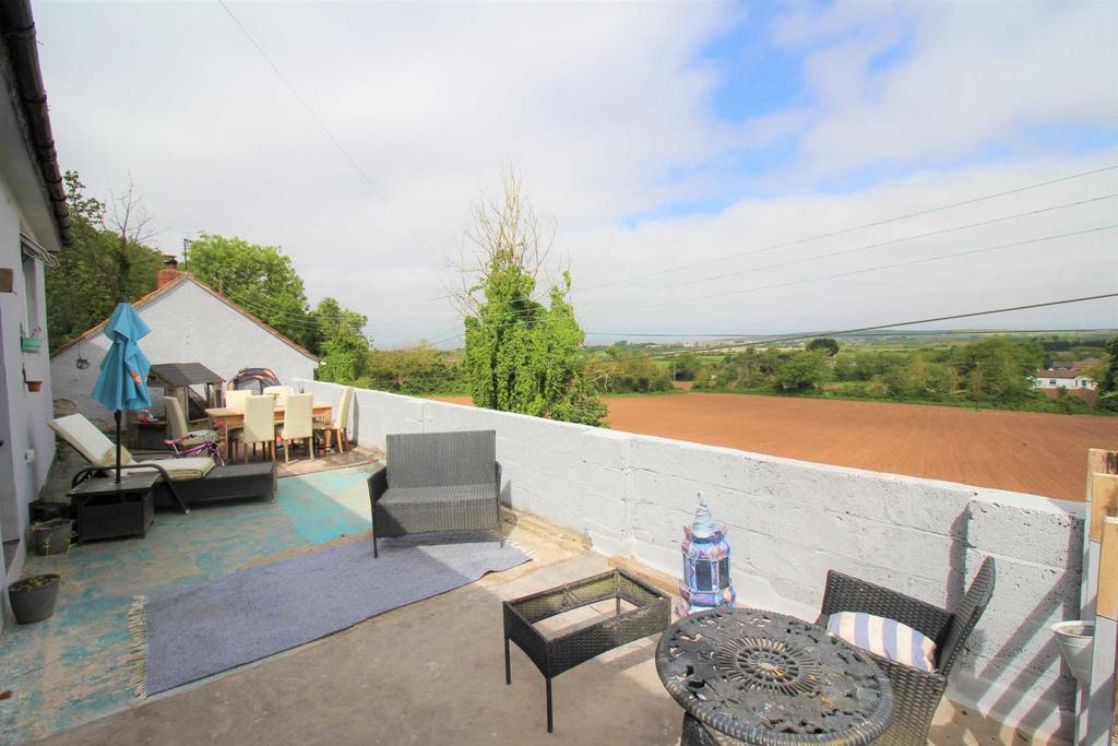 Kewstoke Road, Kewstoke 3 bed detached house for sale £350,000