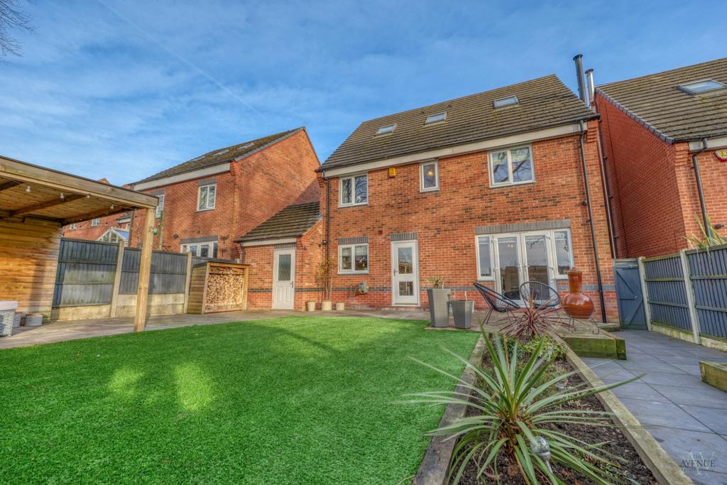 Chapel Close, Blackwell, Alfreton, Derbyshire, DE55 5BL 5 bed detached ...