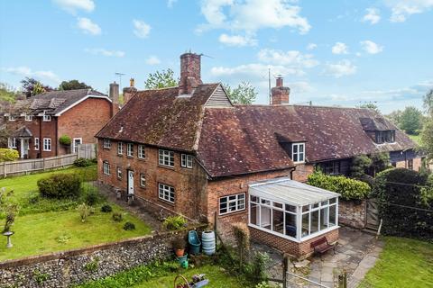 4 bedroom detached house for sale - Segars Lane, Twyford, Winchester, Hampshire, SO21