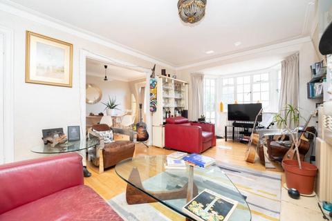 79 Ealing Village, London, W5 2EA
