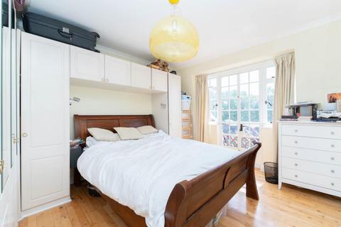 79 Ealing Village, London, W5 2EA