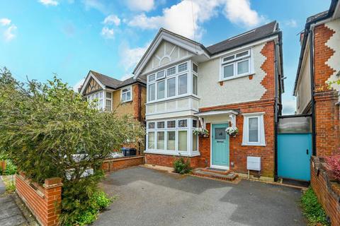 3 bedroom detached house for sale - St Albans Road, North Kingston, Kingston upon Thames, KT2