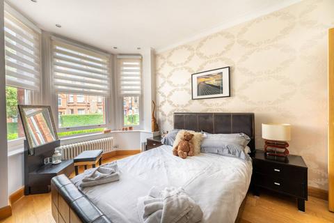 1 bedroom flat for sale, Essendine Mansions, Maida Vale, London, W9