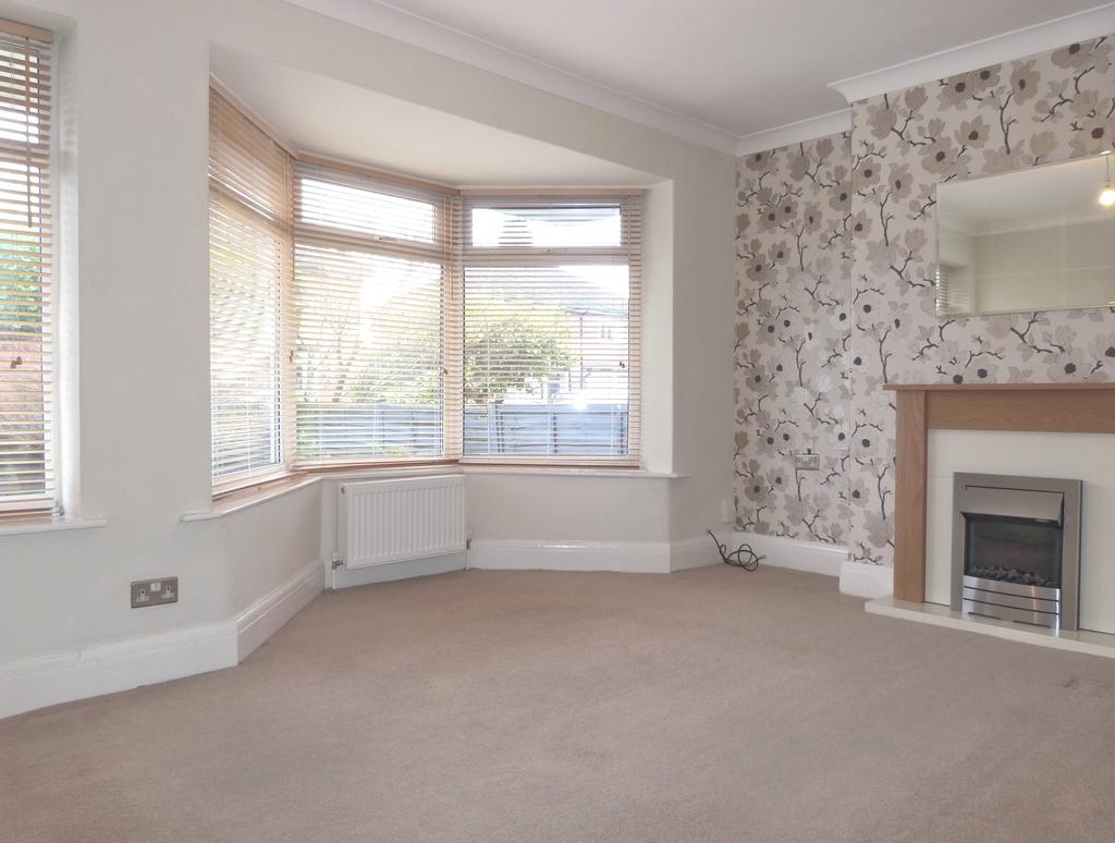 St Johns Road, Harrogate, HG1 3 bed semidetached house £1,050 pcm (£