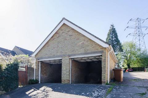 Garage to rent - Wakehams Hill, Pinner, HA5