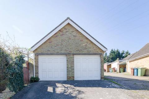 Garage to rent - Wakehams Hill, Pinner, HA5